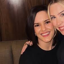 Sharee Howard's Instagram, Twitter & Facebook