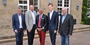 Maybe you would like to learn more about one of these? Stolz Ein Deutscher Zu Sein Wolfgang Bosbach Auf Wahlkampftour Im Kreis Hoxter Hoexter News Nachrichten Aus Hoexter Und Umgebung