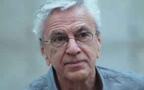 Cantar is the fifth solo album by the brazilian singer gal costa, released in 1974.it was ranked the 91st best brazilian album of all time by the brazilian rolling stone magazine. Caetano Veloso Gets An Injunction Against A Woman Who Called Him A Pedophile Monkey Entertainment Prime Time Zone