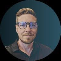 Dwight Chandler's Instagram, Twitter & Facebook