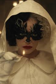 Check spelling or type a new query. Satin Ist Trend Emma Stone Tragt Als Cruella Den Elegantesten Stoff Der Saison Vogue Germany