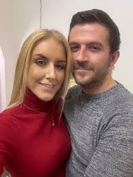 Tonight Lee and Sarah are out investigating the paranormal LIVE AT 9pm! 🕘  show your support 👍♥️