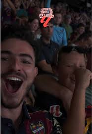 Los goles del Levante y el ambiente desde las gradas. Video completo en mi  bio. #levante #laliga #futbol⚽️ #barca #estadio