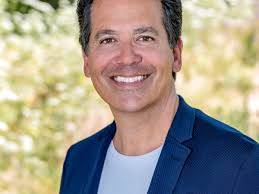 Healdsburg landmark welcomes Little Saint