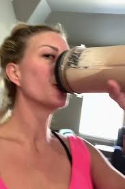 💪🏼💪🏼I WORKED OUT AGAIN FOR THE FIRST TIME IN 2  MONTHS!!!!!!!!!!!👊🏼👊🏼, 🖤I had Soooo much ENERGY!, 🖤I felt strong 💪🏼  ￼, 🖤I was focused, 🖤Fit better in my workout pants 👖 , 🖤Felt good  afterwards , ...