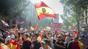 España: decenas de miles piden renuncia de Pedro Sánchez Decenas de miles  de personas han pedido este sábado en Madrid la dimisión del presidente del  Gobierno, el socialista Pedro Sánchez, y la