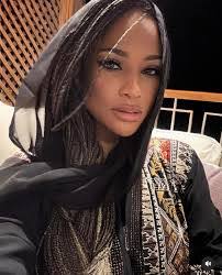 Marisa Simon's Instagram, Twitter & Facebook