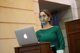 En la cámara de representantes y después de 16 años volverá a ser presidente una mujer, se trata de la representante uribista del meta, jennifer cristín arias, quien cuenta con el apoyo del. La Representante Jennifer Arias Opcionada A La Presidencia De La Camara De Representantes Noticiero Del Llano
