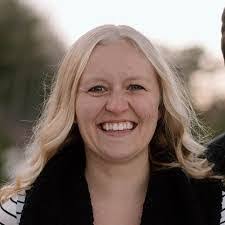 Molly Vail's Instagram, Twitter & Facebook