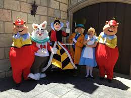 Major characters in alice's adventure in wonderland are important and convey carroll's ideas of innocence, identity, and curiosity. Character Spotlight The 60th Anniversary Of The Alice In Wonderland Attraction Brings Out The Characters Mousertainment Com