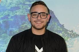 Sto bene così (fifa 17). Rocco Hunt E Diventato Papa E Nato Giovanni Il Nome E Un Omaggio A Suo Padre