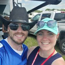 Are there places that help with Easter for families in need in Le Sueur  area?