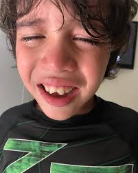 O Hoje é o dia que ganhei meu parceiro da VIDA! Obrigado por ser meu  companheiro! Parabéns @enzorochajj ! Você torna nossa vida cheia de  alegria! Menino bonito de ALMA e CORAÇÃO!