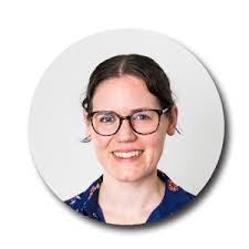 Lara Davison's Instagram, Twitter & Facebook