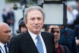 Michel drucker pleure en direct pendant l'hommage a johnny hallyday sur france 2. Michel Drucker Raconte Je Vais Dire Adieu A Ce Metier
