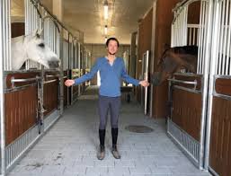 Jun 07, 2021 · steve guerdat muss die führung in der weltrangliste der springreiter abgeben. Springreiter Und Europameister Martin Fuchs Zeigt Seinen Pferdehof In Wangi Stables More