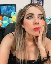 Mayra Benavides's Instagram, Twitter & Facebook