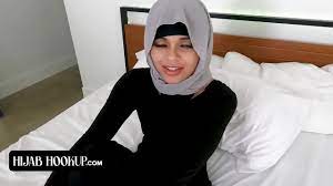 Hijab Hookup - Fit Muslim Babe With Hijab Shows Her Horny Instructor What  She Hides Under Her Dress - XNXX.COM