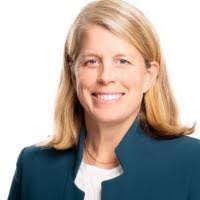 Danielle Calhoun's Instagram, Twitter & Facebook