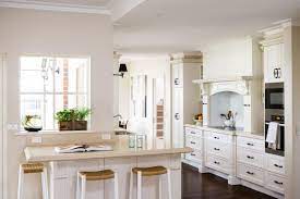 10 Traditional Kitchen Ideas 2021 Still Relevant Today Modern Country Kitchens Country Style Kitchen Country Kitchen Designs