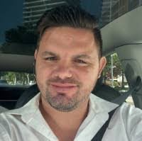 Claudio Manrique's Instagram, Twitter & Facebook