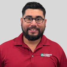 Peter Yanez's Instagram, Twitter & Facebook