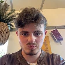 Ethan Clifford's Instagram, Twitter & Facebook