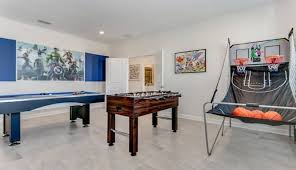 But for a beach themed bedroom, feel free to let your collector out. Superior 9 Bed Games Room Pool Spa Themed Rooms 9 Bedroom Home Orlando Usa Expedia Co Nz