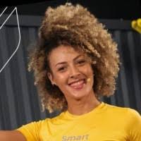 Vivian Ferreira's Instagram, Twitter & Facebook