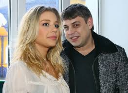 По информации украинских журналистов, отпевание и прощание с огиром состоялось на байковом кладбище. Perelomnyj Moment Tina Karol Priznalas Kak Izmenilas Posle Smerti Muzha Ogira