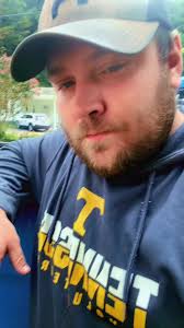 Duet???🤘🏻 #Austinhallmusic #duetwithme#tennessee #kentucky #walkerhayes  #aa #fancylike #countrystuff #craig #lifewithoutyou #ugirl #duet #likeitup  #followme #foryou #featureme #ahnation #underdogfam ...