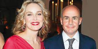 Johan eliasch ha sido elegido presidente de la fis este mediodía mediante votación telemática. Sharon Stone Liebt Osterreicher Austro Millionar Johan Eliasch