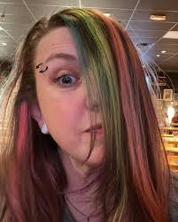 Mandi Lowe, Hair artist