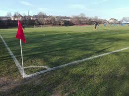 Remate fallado por david mcgoldrick (sheffield united) remate con la izquierda desde fuera del área el balón. Sheffield United Academy Stadion In Sheffield
