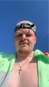 guys.. I'm 1 and a half month sober from beer.. im glad I stopped because  beer is no good for me..