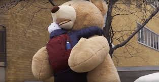 Shop with afterpay on eligible items. A Giant Teddy Bear Celebrates Valentine S Day By Giving Hugs And Flowers Video Stuffedparty Com The Community For Stuffed Toys