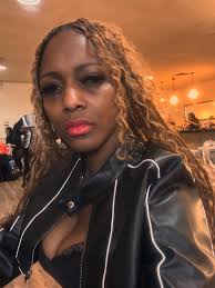 Friday night convo in my kitchen! Be encouraged and @CrushYourCraft.  Tickets still available at www.briclynent.com/events #ShesThatAgent  #LegendsoftheSong #DanaSorey #BriclynEnt #CBazzEntertainment