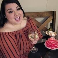 Edna Castro's Instagram, Twitter & Facebook