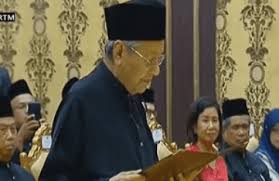 Perdana menteri ialah pemimpin utama kerajaan malaysia. Tun Dr Mahathir Perdana Menteri Malaysia Ke 7 Cipta Sejarah Dua Kali Pm From Temerloh With Love