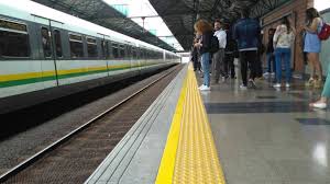 El personal del metro ya se encuentra entre las dos estaciones para adelantar las labores de reparación entre esas dos estaciones. Sin Servicio Cinco Estaciones Del Metro De Medellin Medellin Caracol Radio