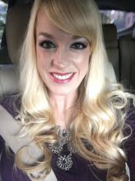 shapelylines and body language 🌹Lily Janneck💫