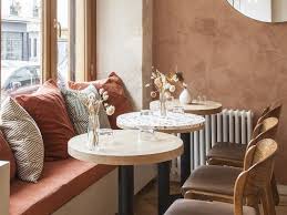 Restaurant Caracoli 75018 Paris Newtable Com Table Basse Restaurant Traditionnel Hotel Particulier