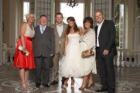 Wayne rooney signe un contrat de six ans en faveur de manchester united le 31 août 2004, la transaction est estimée à environ 31 millions d'euros 27. Exklusive Fotos Im Inneren Coleen Und Wayne Rooney S Atemberaubendes Italienische Hochzeit Als Paar Feiern 12th Anniversary Aktuelle Boulevard Nachrichten Und Fotogalerien Zu Stars Sternchen
