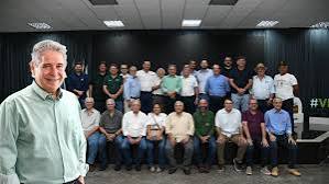 Vilmondes Tomain &eacute; reeleito presidente da Famato para o quadri&ecirc;nio 2027&ndash;2030 O produtor rural Vilmondes Tomain foi reeleito, nesta sexta-feira (4), presidente da Federa&ccedil;&atilde;o da Agricultura e Pecu&aacute;ria de Mato Grosso (Famato)