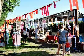 Se han hallado restos correspondientes a asentamientos humanos prehistóricos (en concreto del calcolítico) en la zona donde se sitúa el pueblo de feria. Convocan A Artesanos Productores Y Emprendedores Que Quieran Participar De Las Ferias En Pueblo Esther 12 Noticias