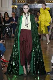 Jennifer lopez green ruched cape chiffon prom dress oscars 2006 red carpet these pictures of this page are about:jennifer. Jennifer Lopez Wore A Green Number That May Have Just Outdone Her Famous Versace Dress Versace Dress Jennifer Lopez Celebrity Style