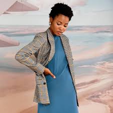 Topman explains casual and formal clothing pieces are mixed and matched, and illustrates a smart casual outfit can include a mixture of jeans, blazers, sport coats, sweaters, necktie, a pair of brogue shoes, dress shirts or a pair of converse shoes. Smart Casual Women Dress Code Sumissura