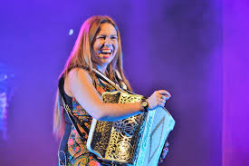 Claudia garrido martins has a doctorate degree from the university of new mexico, 2019. Claudia Martins Desgarradas Guimaraes 2 Portal De Musica Portuguesa