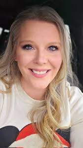 Christmas time is here! 🌟🎄♥️ Putting my feet up with the hubby and the  kiddos for a Christmas break. This is my most favorite time of year. And  coming back to 2025,