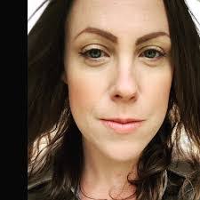 Ronda Thomas's Instagram, Twitter & Facebook